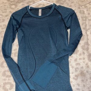 Lululemon long sleeve swiftly tech